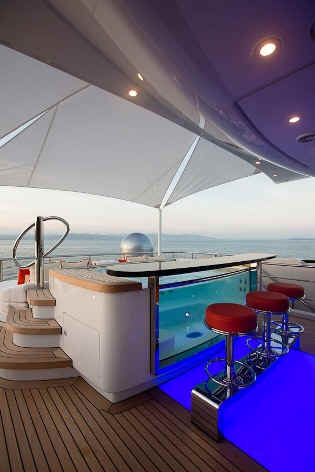 Yacht Excellence V bar