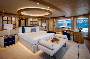 Yacht Cloud 9 Master stateroom