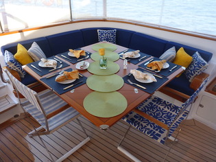 Sailing yacht Helios outdoor dining