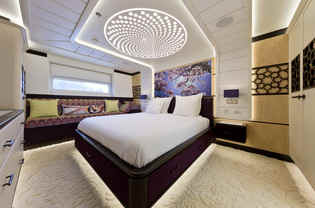 Yacht Khalilah guest bedroom