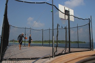 Yacht Savannah basketball court