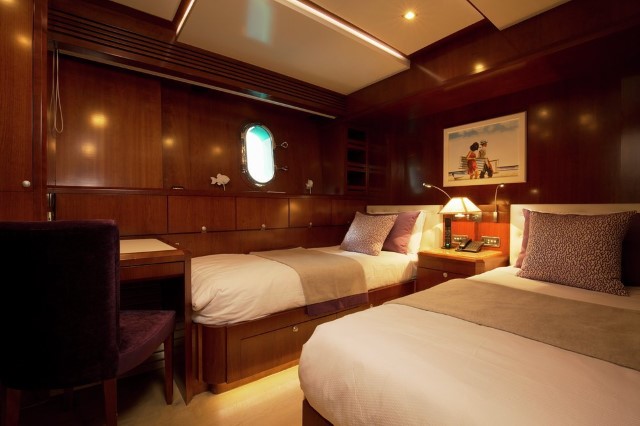 Yacht Beverley twin stateroom