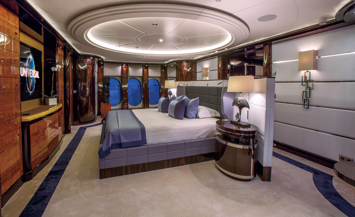 Yacht Dream Master suite