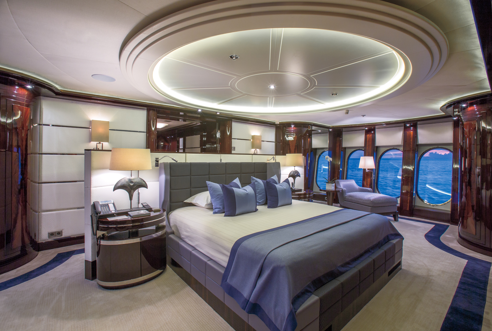 Yacht Dream Master stateroom